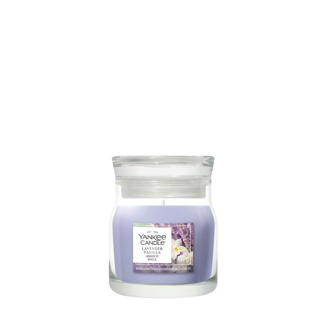 Candela Yankee Candle Lavender Vanilla piccola in giara di vetro.