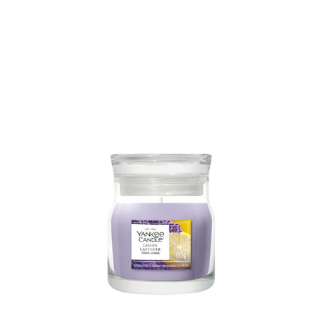 Candela Yankee Candle Lemon Lavender piccola in giara di vetro.