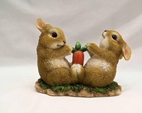 CONIGLI CON CAROTA 20,5X9,5XH14,5CM Animaletti in resina Garden Team