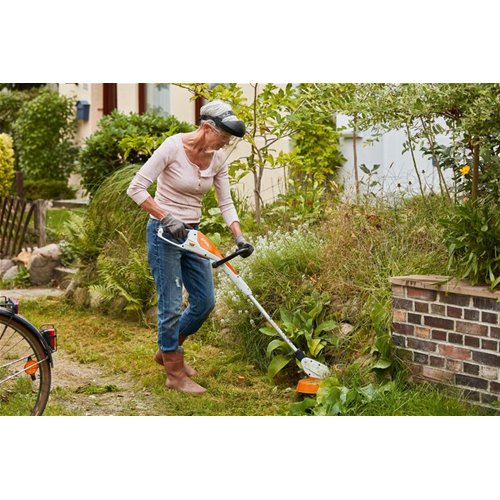 Decespugliatore Professionale STIHL FSA 45 a Batteria
