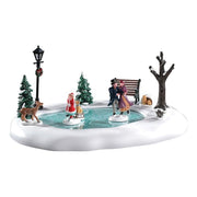 LEMAX VICTORIAN SKATERS 94527 Paesaggi e Scene Natalizie LEMAX