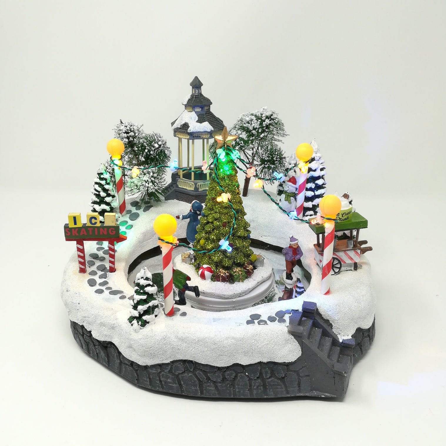 SCENA PARCO PATTINATORI ALBERO LED E MUSICA Paesaggi e Scene Natalizie Garden Team